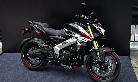 வேற லெவல் அப்டேட்களுடன் 2025 பஜாஜ் பல்சர் NS 400 Z அறிமுகம்