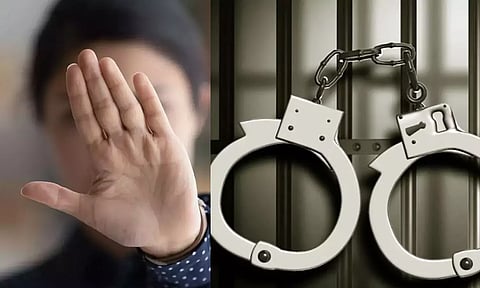 மாணவிகளை நிர்வாணப்படுத்தி சோதனை: பள்ளி முதல்வர் உள்பட 5 பேர் கைது