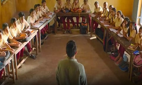 இனி பள்ளிகளில் நோ லாஸ்ட் பெஞ்ச்..! 'ப' வடிவில் அமர வைக்க பள்ளிக்கல்வித்துறை உத்தரவு