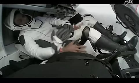 சர்வதேச விண்வெளி மையத்தில் இருந்து 4 வீரர்களுடன் பூமி திரும்பும் டிராகன் விண்கலம்