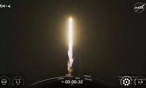 18 நாள் ஆய்வுகளை முடித்துக்கொண்டு வெற்றிகரமாக பூமிக்கு புறப்பட்ட விண்வெளி வீரர்கள்