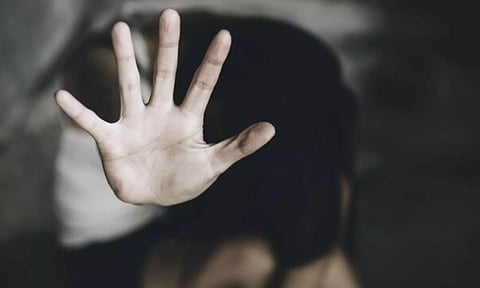 சிறுமியை பாலியல் வன்கொடுமை செய்து கொல்ல முயன்ற நபருக்கு ஆண்மை நீக்கம் செய்ய உத்தரவிட்ட நீதிமன்றம்