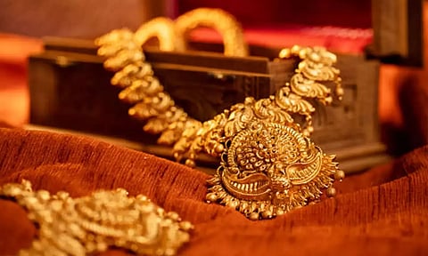 GOLD PRICE TODAY : சற்று குறைந்த தங்கம் விலை... இன்றைய நிலவரம்
