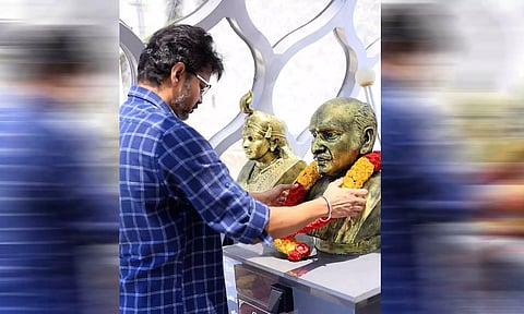 காமராஜர் சிலைக்கு மாலை அணிவித்து மரியாதை செலுத்திய த.வெ.க. தலைவர் விஜய்