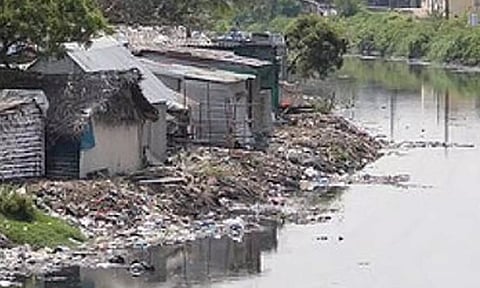 கூவம், அடையாறு, பக்கிங்ஹாம் கால்வாயில் உள்ள ஆக்கிரமிப்புகளை அகற்ற தமிழ்நாடு அரசுக்கு உத்தரவு
