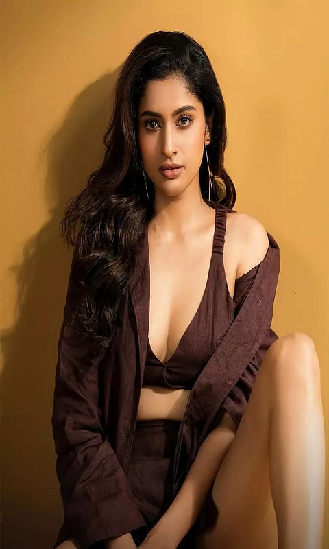 லிப் கிஸ் புகைப்படம்... காதலரை அறிமுகம் செய்த நடிகை தான்யா ரவிச்சந்திரன்