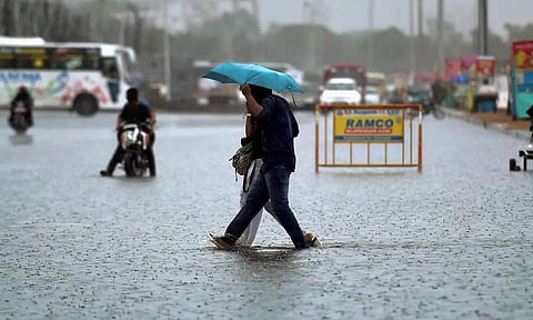 கோவை, நீலகிரி உள்பட 4 மாவட்டங்களில் கனமழைக்கு வாய்ப்பு - வானிலை ஆய்வு மையம்