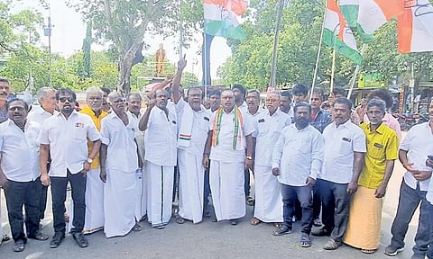 போராட்டத்தில் ஈடுபட்ட காங்கிரசார்