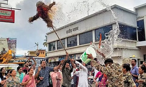 பாலியல் தொல்லையால் தீக்குளித்து கல்லூரி மாணவி தற்கொலை: ஒடிசாவில் கடையடைப்பு போராட்டம்