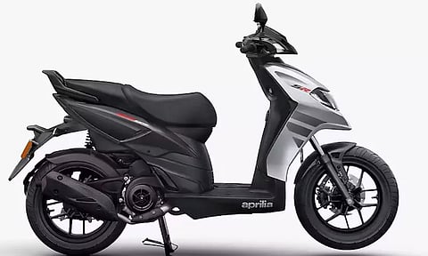 புது அப்டேட்களுடன் அறிமுகம் செய்யப்பட்ட 2025 அப்ரிலியா SR 125