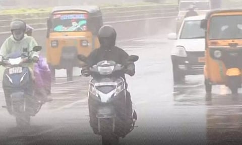 சென்னையின் பல்வேறு பகுதிகளில் பரவலாக மழை