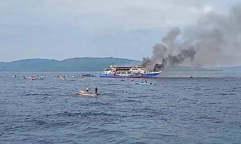 இந்தோனேசியாவில் சொகுசு கப்பல் தீ விபத்து: 5 பேர் பலி