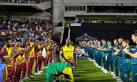 கடைசி சர்வதேச போட்டியில் களமிறங்கிய ரஸலுக்கு GUARD OF HONOUR அளித்து சக வீரர்கள் கௌரவம்