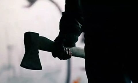 தாய், தந்தை, சகோதரியை கோடரியால் கொலை செய்த நபர்.. உ.பி.யில். கொடூரம்