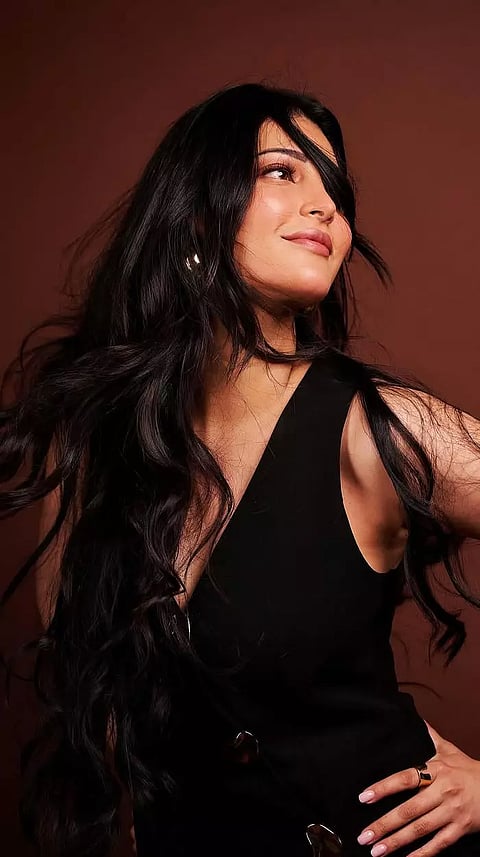 Stylish தமிழச்சி! ஸ்ருதி ஹாசனின் லேட்டஸ்ட் க்ளிக்ஸ்..!