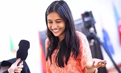 பெண்கள் உலகக் கோப்பை செஸ்: சாம்பியன் பட்டம் வென்ற திவ்யா தேஷ்முக்