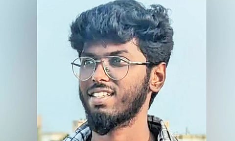 ஐடி ஊழியர் ஆணவ கொலை: உடலை வாங்க மறுத்து 3-வது நாளாக உறவினர்கள் போராட்டம்