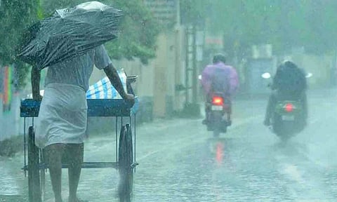 காலை 10 மணி வரை மழைக்கு வாய்ப்புள்ள 4 மாவட்டங்கள்