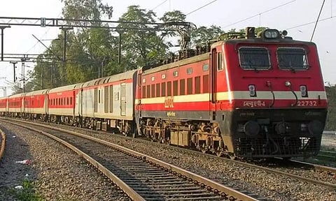 சுதந்திர தின விடுமுறை: தென் மாவட்டங்களுக்கு செல்ல சிறப்பு ரெயில்கள் அறிவிப்பு