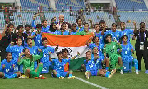 ஜூனியர் ஆசிய கோப்பை கால்பந்து: 20 ஆண்டுக்கு பின் தகுதிபெற்றது இந்திய மகளிர் அணி