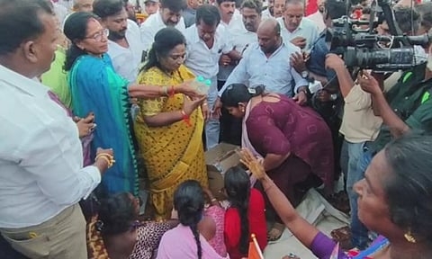 தூய்மைப் பணியாளர்களை சந்திக்கச் சென்ற தமிழிசை சவுந்தரராஜன் மீது வழக்குப்பதிவு