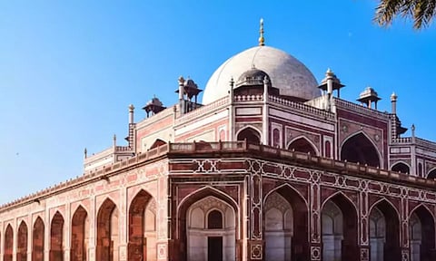 டெல்லி: ஹுமாயுன் கல்லறை வளாக கூரை இடிந்து விபத்து - உள்ளே சிக்கிய 8 பேர் - மீட்புப் பணி தீவிரம்