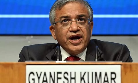 ஏழைகளை போலி வாக்காளர்கள் என எப்படிச் சொல்ல முடியும்?.. தலைமைத் தேர்தல் ஆணையர் கேள்வி