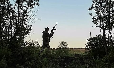 4 கி.மீ. தொலைவில் இருந்த 2 ரஷிய வீரர்களை துப்பாக்கியால் சுட்டுக்கொன்று உலக சாதனை படைத்த உக்ரைன் வீரர்!