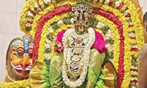 ஆவணி பெருந்திருவிழா: புன்னைநல்லூர் முத்துமாரியம்மன் திரளான பக்தர்கள் தரிசனம்