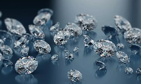 பட்டை தீட்டும் ஆலையில் இருந்து ரூ.25 கோடி மதிப்புள்ள வைரக்கற்கள் கொள்ளை