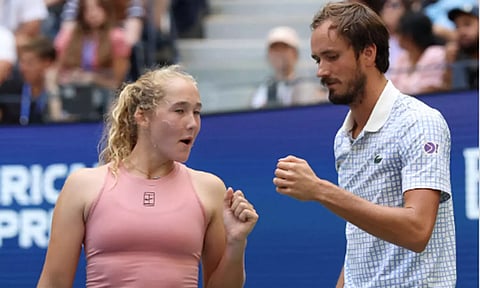 அமெரிக்க ஓபன் டென்னிஸ்: கலப்பு இரட்டையரில் மெத்வதேவ் ஜோடி அதிர்ச்சி தோல்வி