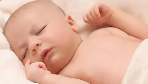 மனைவிக்கு வீட்டிலேயே பிரசவம் பார்த்த வங்கி மேலாளர்: சுகாதாரத்துறையினர் விசாரணை