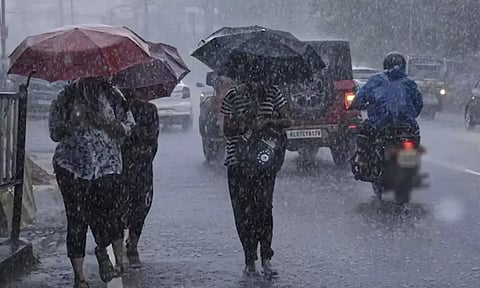 சென்னை உள்பட வட தமிழகத்திற்கு ஆரஞ்ச் அலர்ட்- வானிலை ஆய்வு மையம்