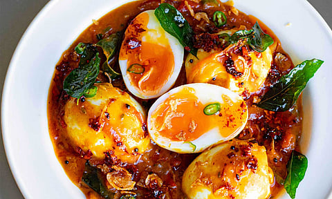 முட்டைக் குழம்பு சமைக்க மறுத்த மனைவி: கணவன் எடுத்த விபரீத முடிவு..!