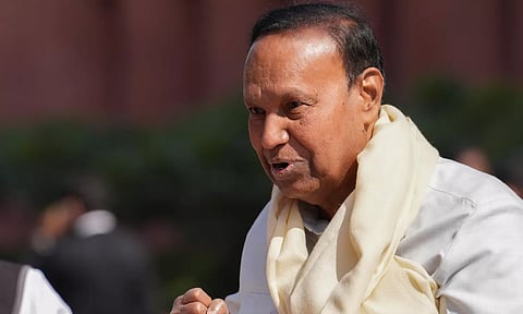 பதில் சொல்ல முடியாது போய்யா..! செய்தியாளரிடம் கோபப்பட்ட டி.ஆர்.பாலு