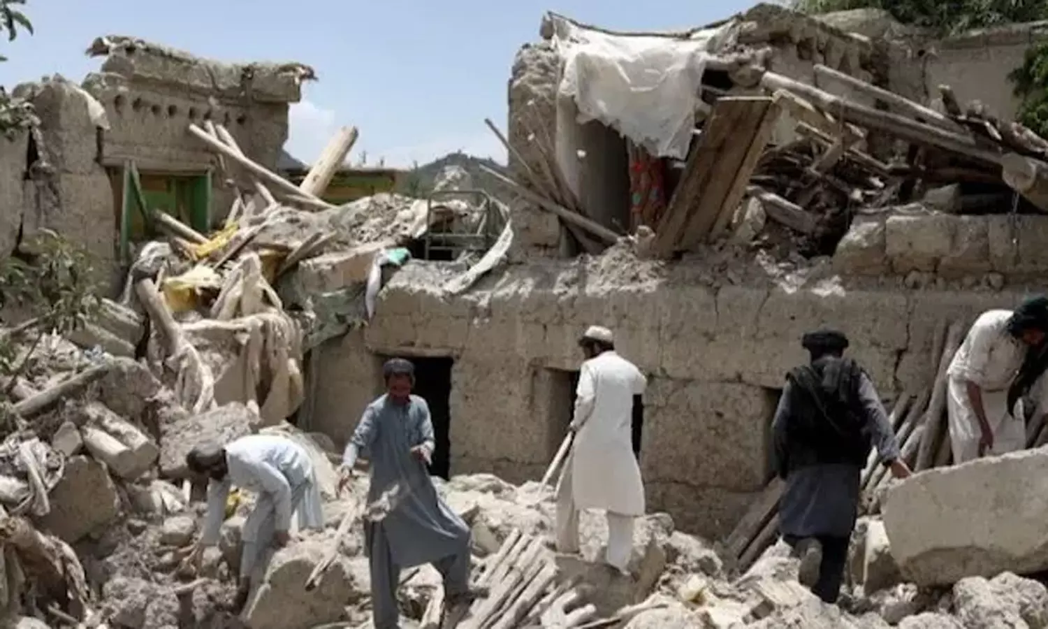 ஆப்கானிஸ்தானில் சக்தி வாய்ந்த நிலநடுக்கம்: 500 பேர் பலி- 1000 பேர் காயம்