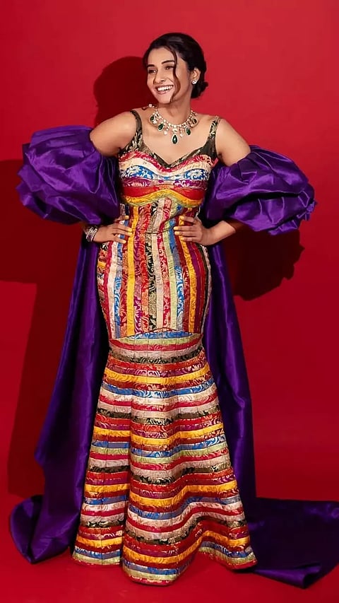 கலர்புல் உடையில் பிரியா பவானி சங்கரின் நியூ க்ளிக்ஸ்..!