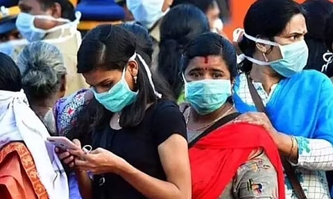 அதிகரிக்கும் காய்ச்சல்- பொது இடங்களில் முககவசம் அணிய சுகாதாரத்துறை அறிவுறுத்தல்