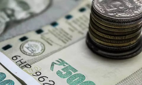 மாதம் வெறும் ரூ.4,200 சம்பளத்தில் தொடங்கி ரூ.1 கோடி சொத்து சேர்த்த நபர்!