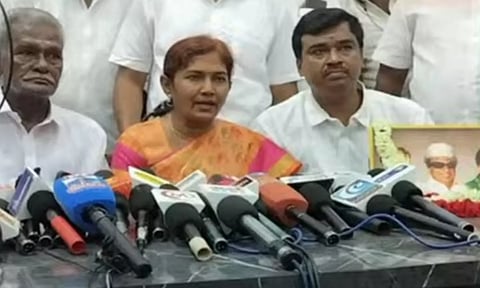 செங்கோட்டையனுக்கு ஆதரவாக கட்சி பதவியை துறக்கும் அ.தி.மு.க. முன்னாள் எம்.பி.