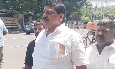 விசிகவினர் மீது தாக்குதல் நடத்திய புகாரில் ஏர்போர்ட் மூர்த்தி கைது