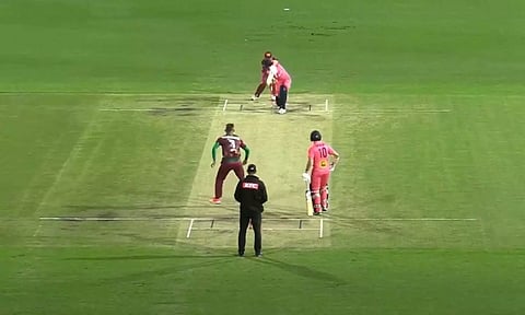 Video ஹாட்ரிக் விக்கெட் வீழ்த்திய மார்னஸ் லபுசேன்..!