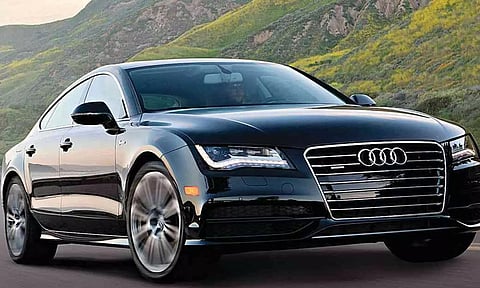 வாடிக்கையாளர்களுக்கு இன்ப அதிர்ச்சி... லட்சங்களில் குறையும் ஆடி கார்களின் விலை