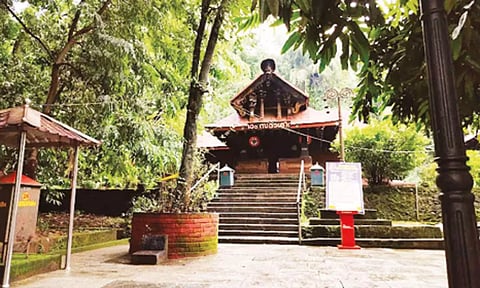 இக்கரை கொட்டியூர் கோவில்