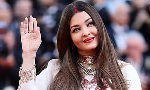 ஐஷ்வர்யா ராய் புகைப்படங்களை பயன்படுத்த தடை - ஐகோர்ட் அதிரடி உத்தரவு!