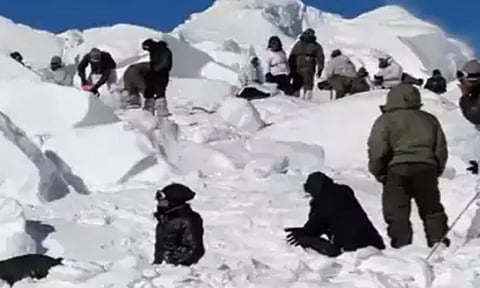 சியாச்ச்சினில் பனிச்சரிவு: 3 ராணுவ வீரர்கள் மரணம்