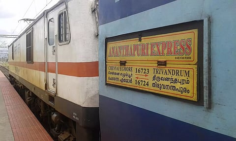ரெயில் பயணிகள் கவனத்திற்கு... உழவன், அனந்தபுரி எக்ஸ்பிரஸ் ரெயில் தாம்பரத்தில் இருந்து புறப்படும்