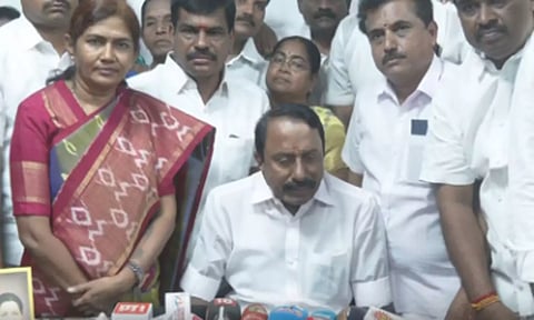 இ.பி.எஸ்.க்கு விதித்த கெடு இன்றுடன் நிறைவு - செய்தியாளர்களிடம் செங்கோட்டையன் என்ன கூறினார்?