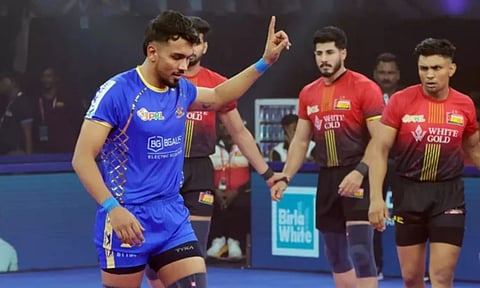 புரோ கபடி லீக்: மண்ணைக் கவ்விய பெங்களூரு புல்ஸ்.. தமிழ் தலைவாஸ் த்ரில் வெற்றி