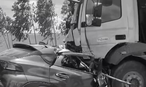 நெல்லூர் மாவட்டத்தில் லாரி- கார் மோதி விபத்து: 7 பேர் உயிரிழப்பு